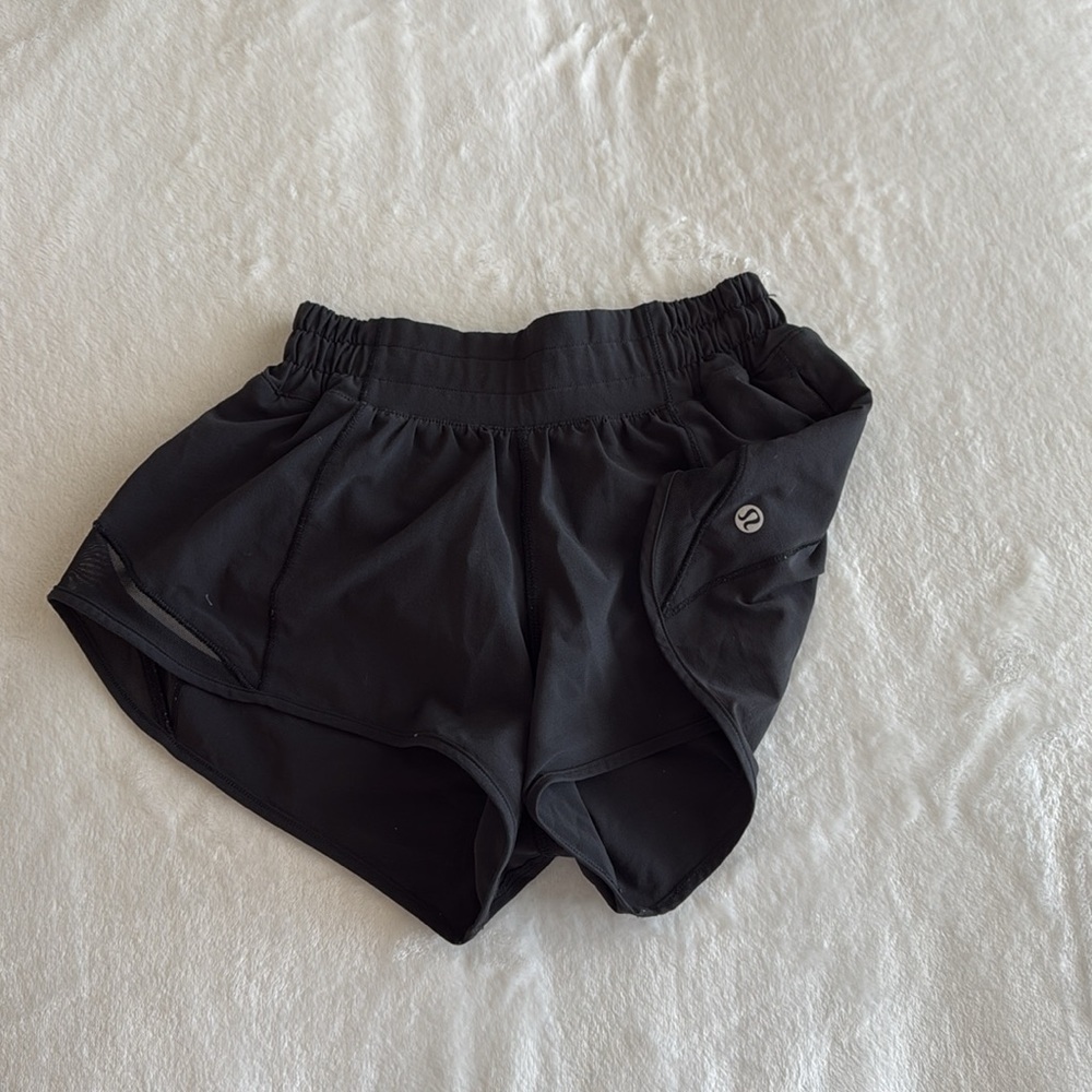 Lululemon hotty hot low rise lined short size 0 color black